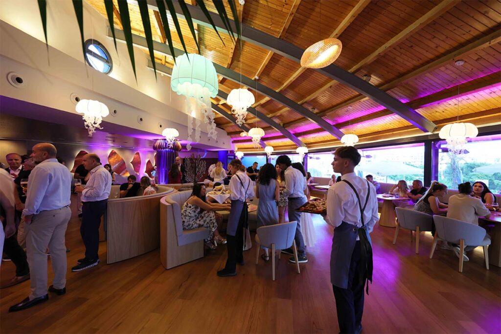 Jellyfish Rest Bar: mucho más que gastronomía en Palma Aquarium