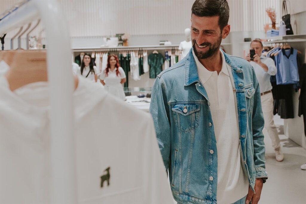 Lacoste cambia el cocodrilo por una cabra en homenaje a Djokovic