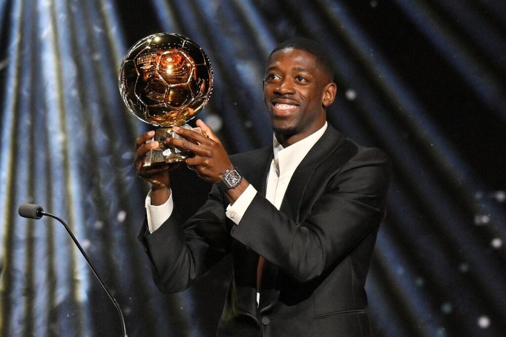 Dembélé se viste de Zegna y Richard Mille para recoger el Balón de Oro