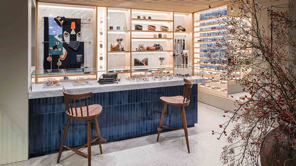 Loewe inaugura su primera Casa en París