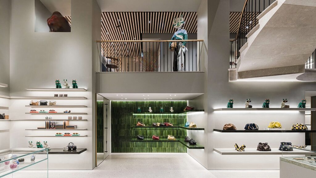 Loewe inaugura su primera Casa en París