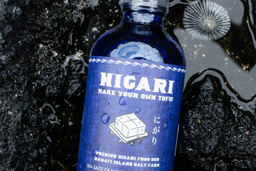 Botella de Kona Nigari Water, agua volcánica de Hawaii, agua mineral premium