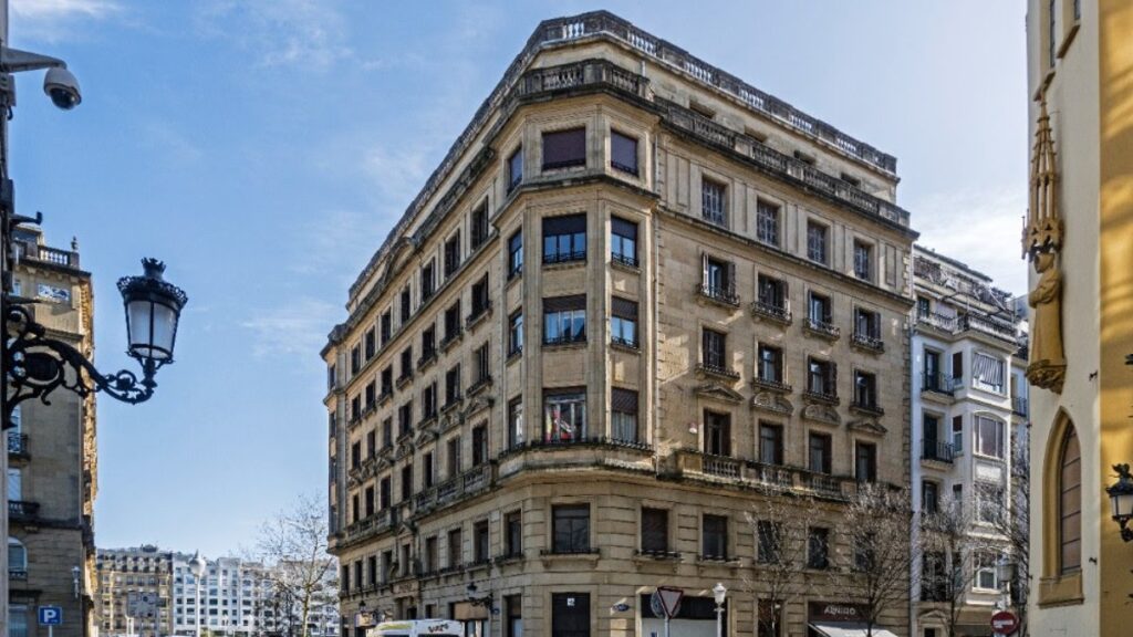 Impar Capital apuesta por la vivienda de lujo en San Sebastián con la compra de un edificio emblemático