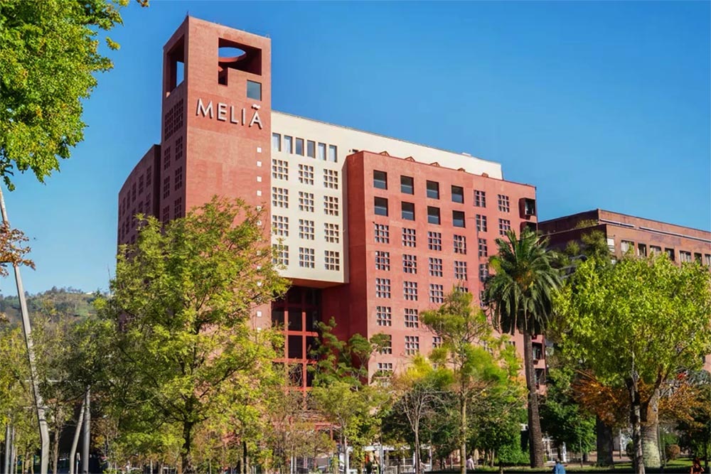 Hotei completa la venta del hotel Meliá Bilbao por 63 millones de euros